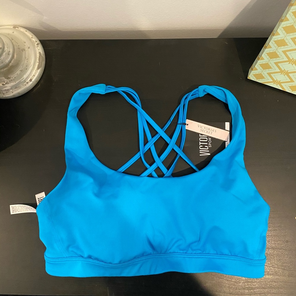 NWT Victoria’s Secret Sport low impact sports bra